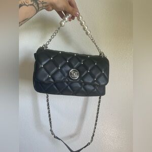 NWT Badgley Mischka quilted handbag with pearl detail